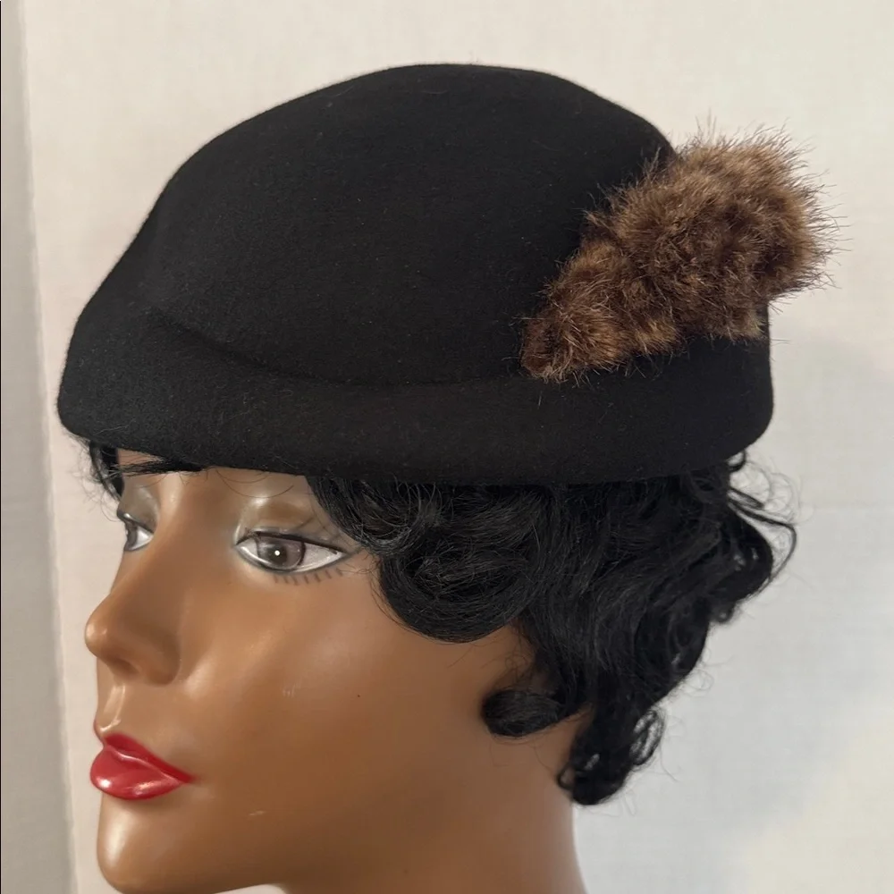 Grace Black Wool Beret with Fur Accent